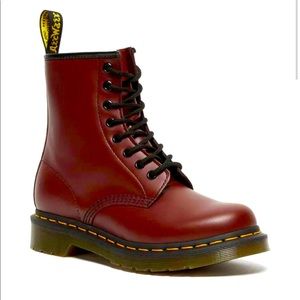 🎀SOLD🎀 Woman’s dr martens 1460 boots